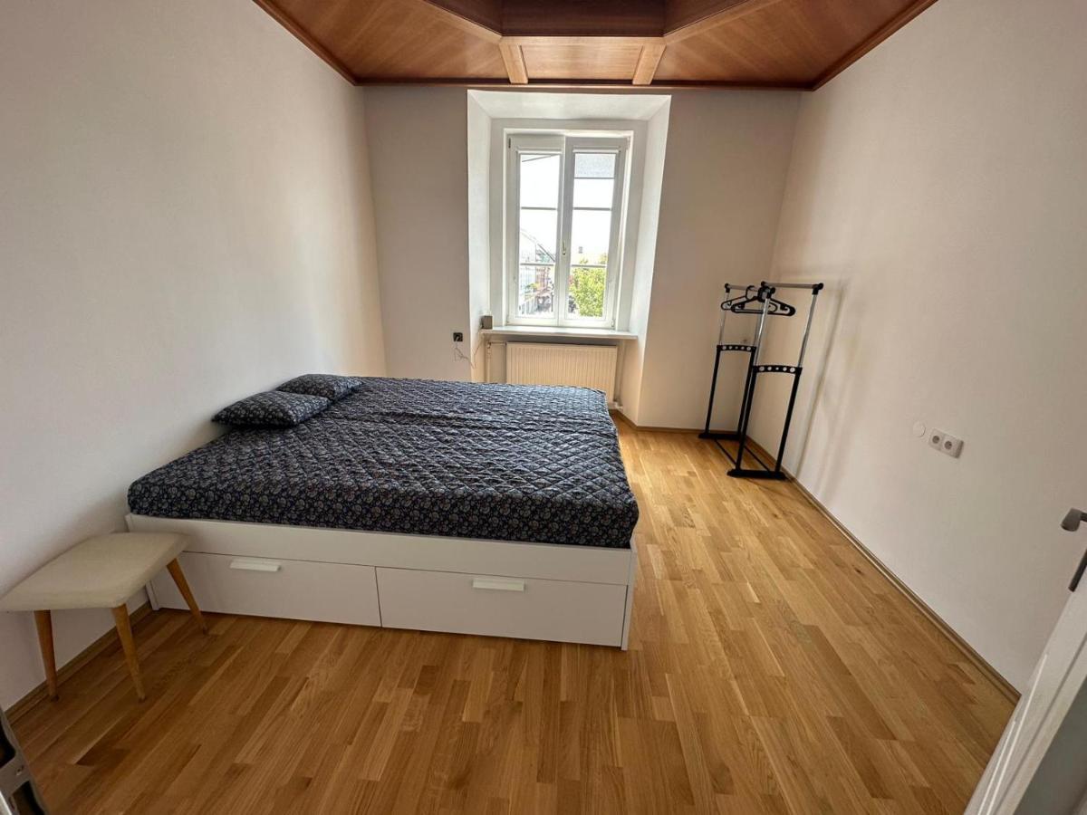 Central Plaza Great Apartment 4 Bedroom 3 Bathroom Bruckneudorf Екстериор снимка