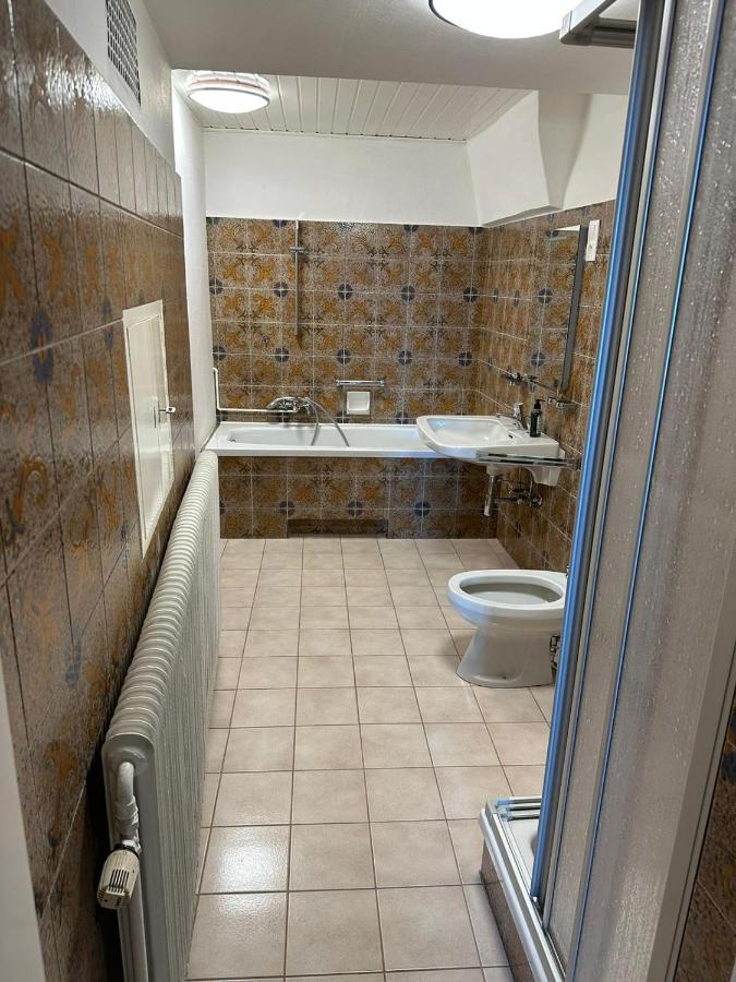 Central Plaza Great Apartment 4 Bedroom 3 Bathroom Bruckneudorf Екстериор снимка
