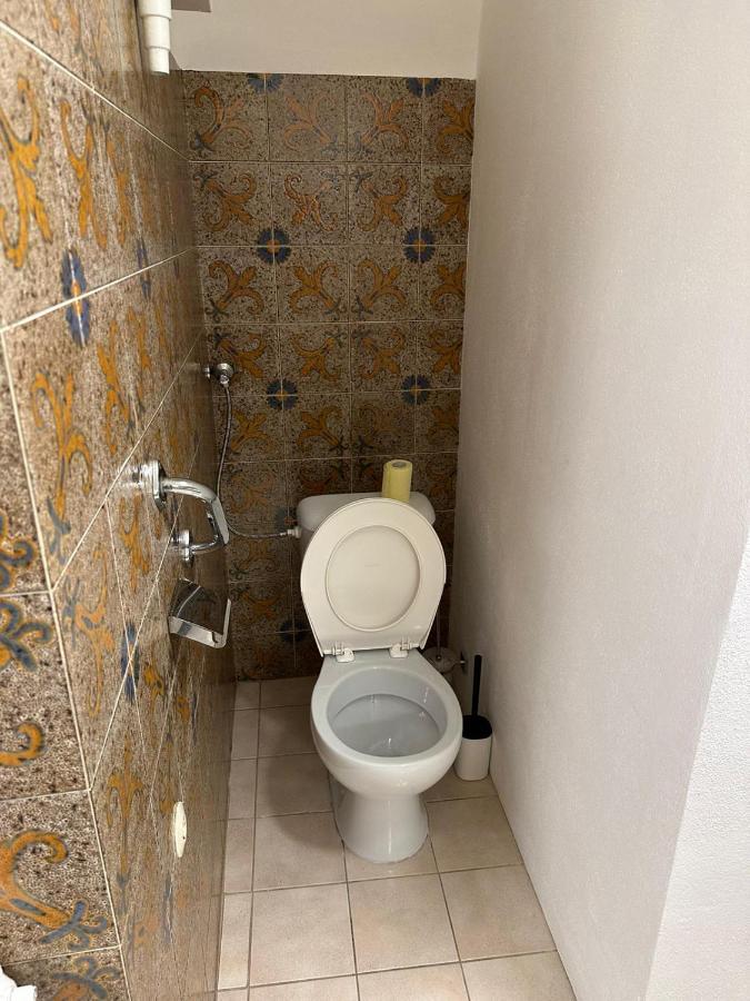 Central Plaza Great Apartment 4 Bedroom 3 Bathroom Bruckneudorf Екстериор снимка